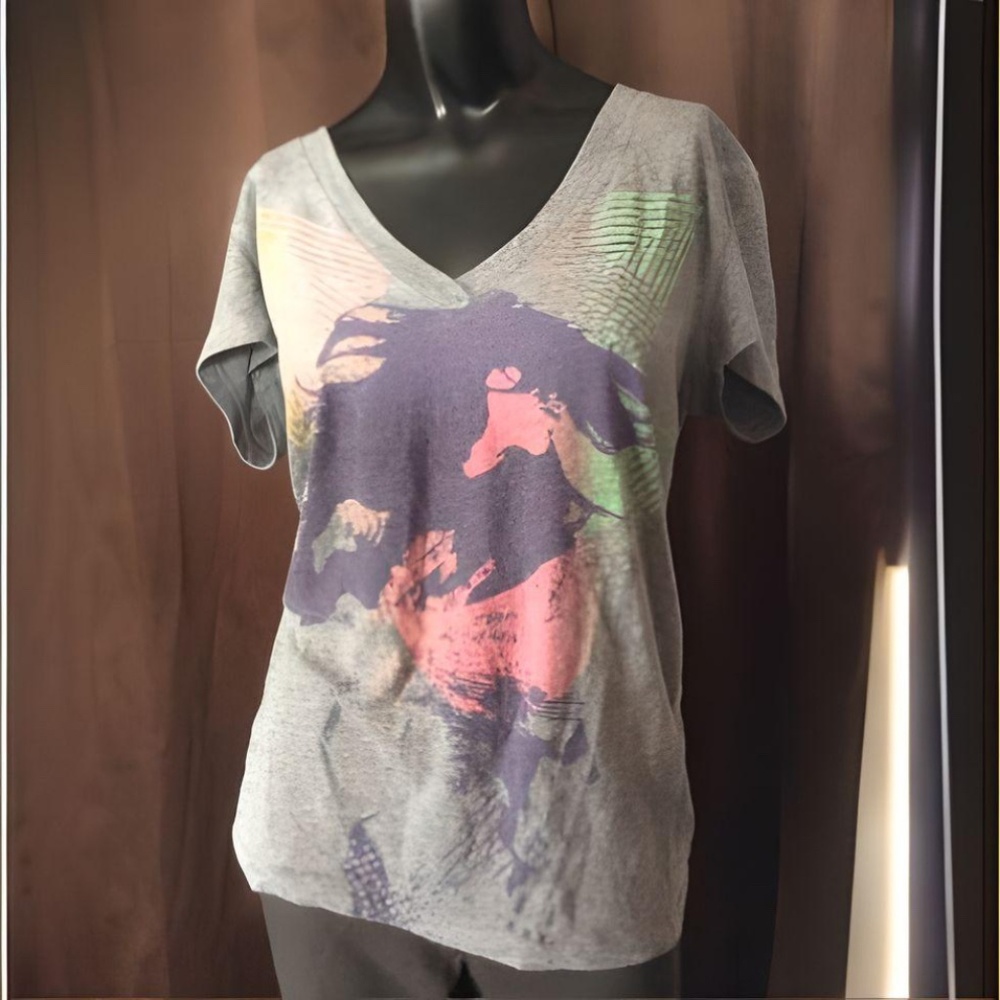 Nollie t-shirt- size L